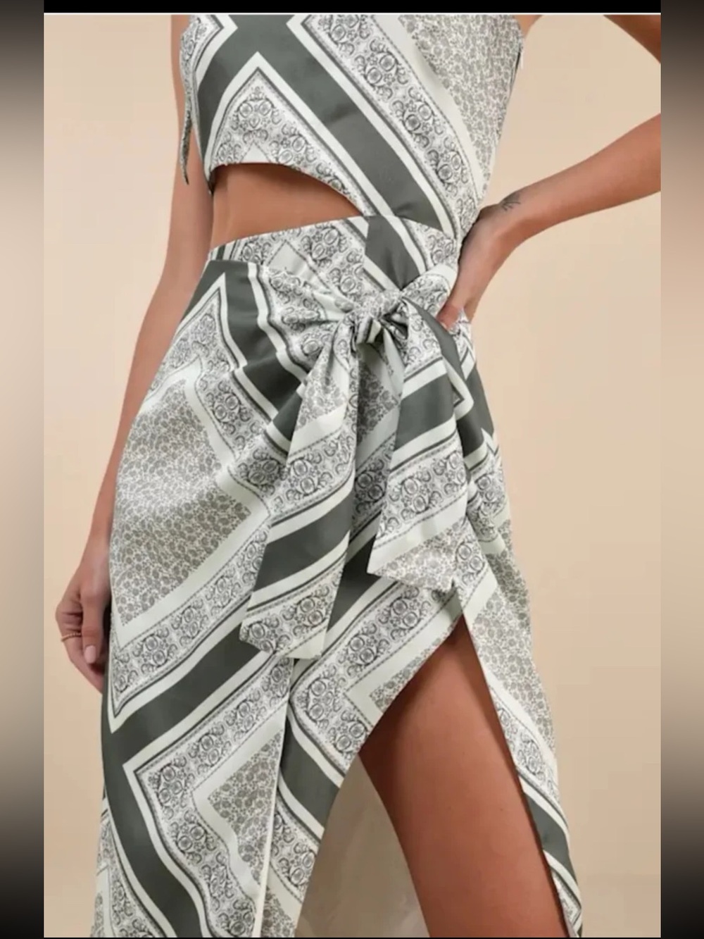Lulus Vacay Beauty Olive Scarf Print One-Shoulder Tie-Strap Midi Dress Sz Large - Picture 4 of 12
